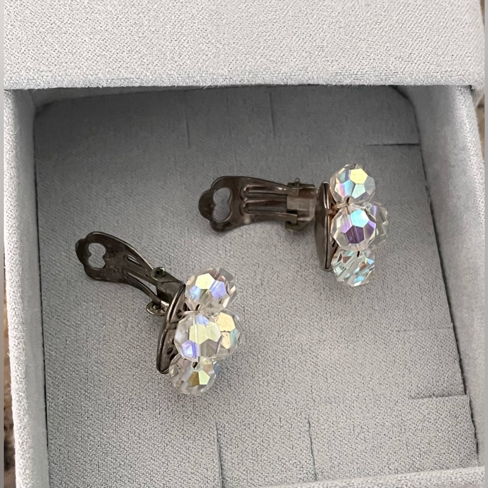 Vintage Aurora Borealis Crystal Cluster Clip-on Earrings - Picture 5 of 6